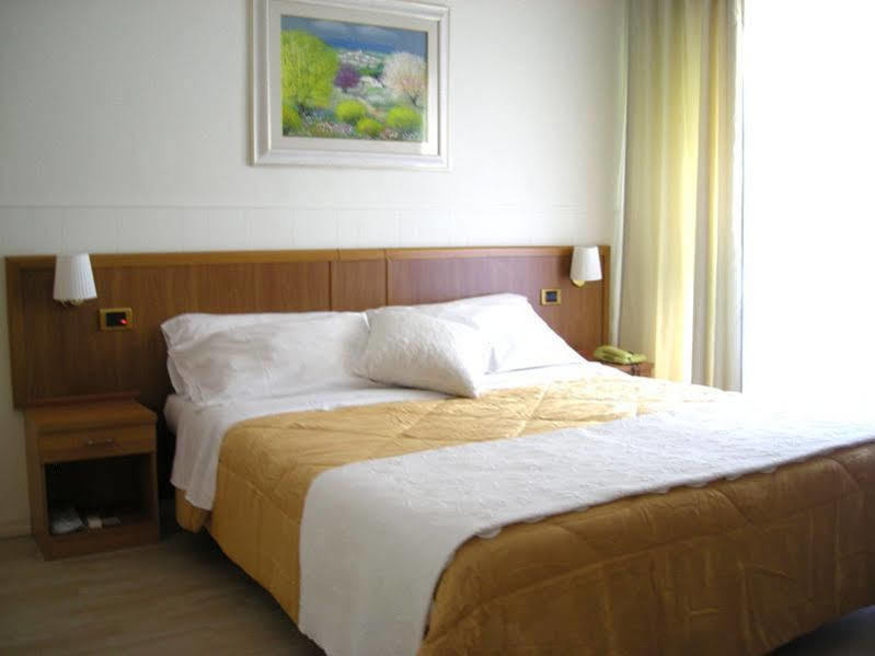 Hotel De La Ville Central Latina Dış mekan fotoğraf